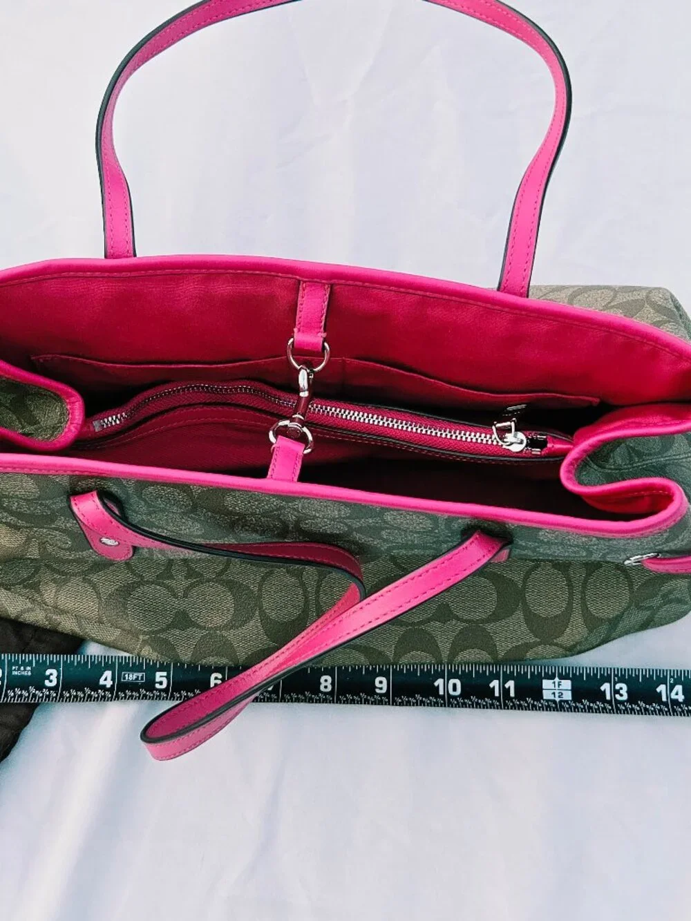 Authentic Coach Signature Drawstring Carry All Tote Pink Leather CC Print Bag